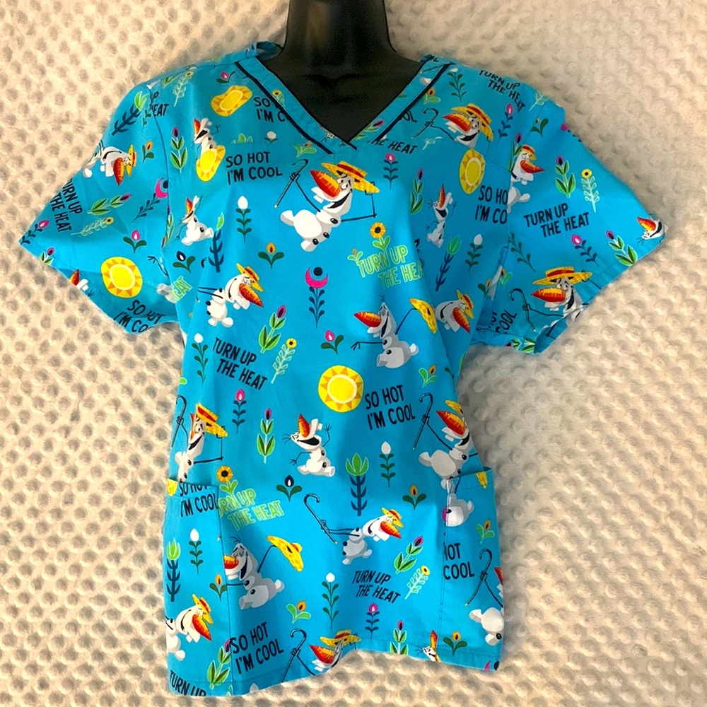 OLAF Turn Up The Heat So Cold I’m Hot Scrub Top XL